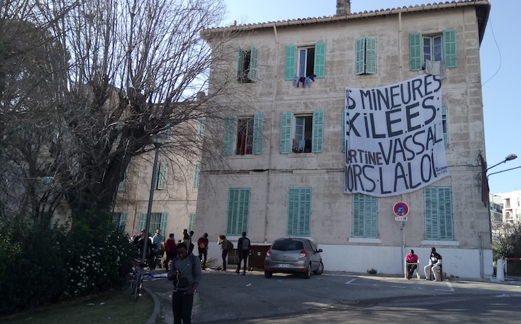 A Marseille, un squat pour accueillir familles et mineurs isolés exilés