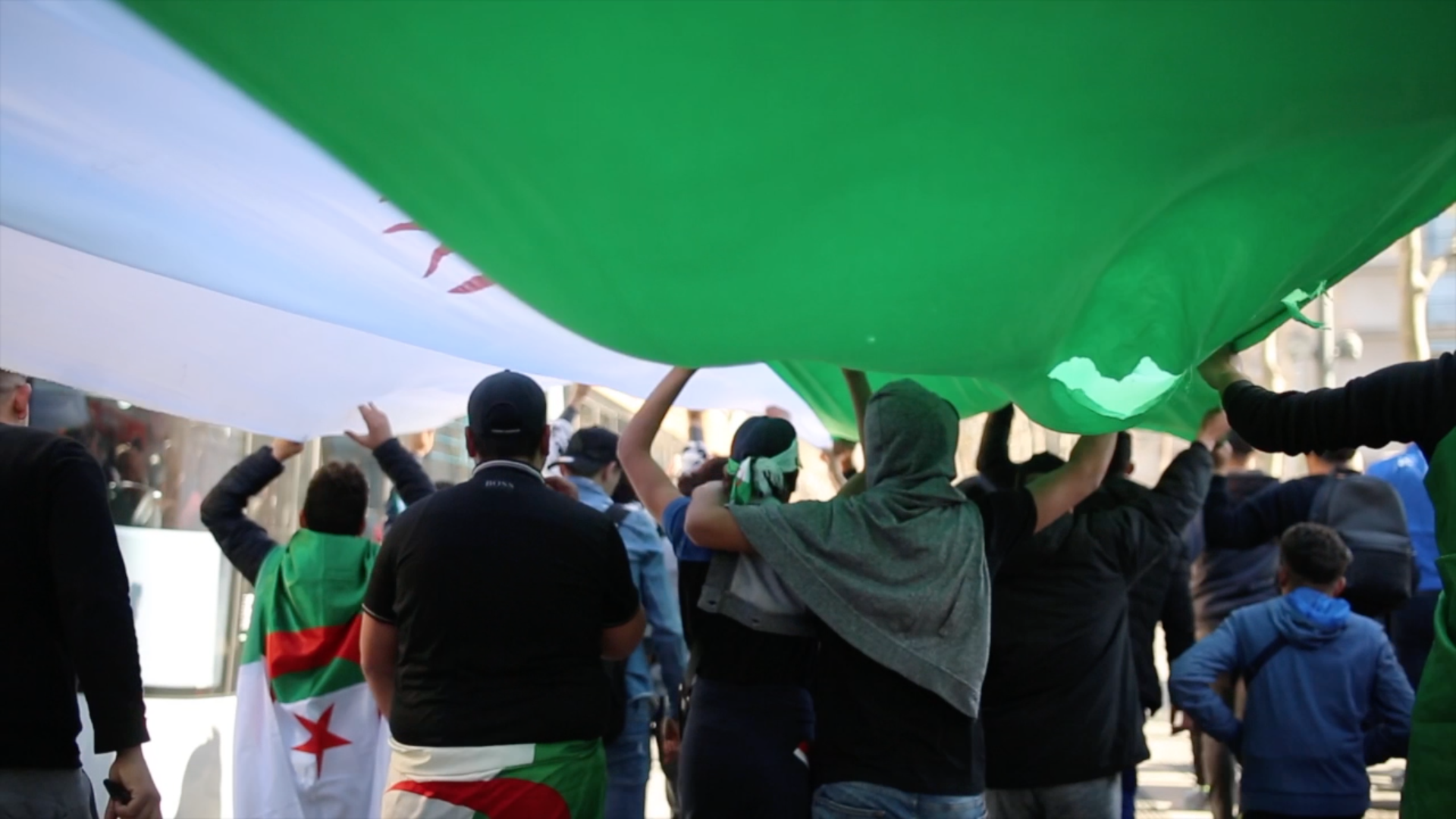 Entretien avec Rostane Mehdi – L’Algérie reprend son indépendance