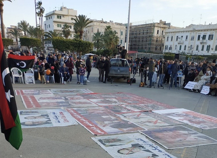 Le 17 janvier 2020, à Martyrs square à Tripoli, des portraits des « ennemis de Tripoli » sont affichés lors de la manifestation contre le maréchal Haftar. Mathieu Galtier.