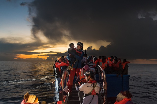 Qui finance les bateaux de sauvetage ?